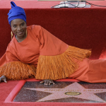 Angélique Kidjo décroche son étoile à Hollywood, une première pour une artiste africaine