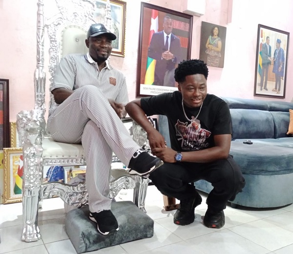 Togo: Togbui Adjikou Lanklivi 1er apporte son soutien au concert live d’Adji Télépathe