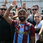 Football : Mohamed Salah arrive à Istanbul pour rejoindre Trabzonspor