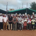 Rentrée scolaire : Toofan et le Restaurant 2A offrent plus de 12 000 fournitures scolaires aux jeunes d’Adakpamé Colas