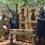 Éducation à Adakpamé : Togbui LANKLIVI Adjikou 1er offre 1 000 tables-bancs aux écoles publiques